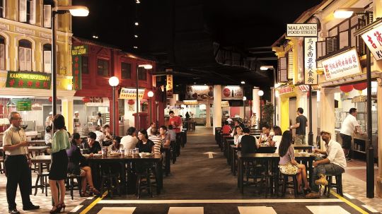 周一,周二,周四 上午11:00 - 下午9:00 以马来西亚美食为题的美食街