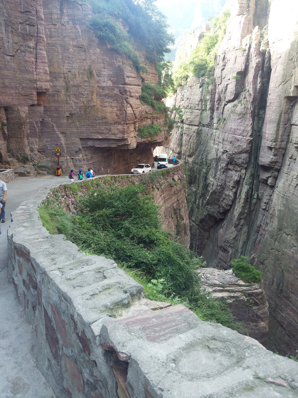 八里沟,万仙山郭亮村挂壁公路,天梯