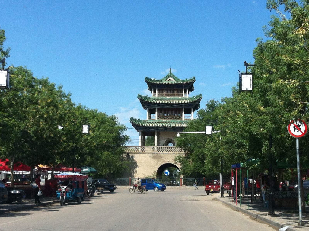 靖远寺                                 伊犁将军府 惠远古城