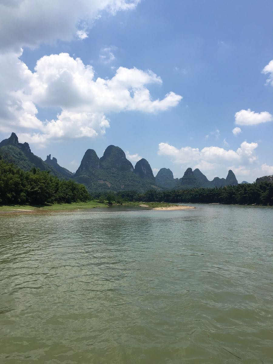 炎炎夏日,我們行走在路上.(武漢大雨,桂林晴空萬里)