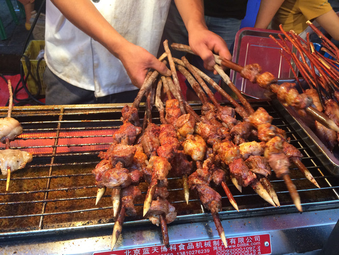 小吃夜市 正宁路是兰州的一条美食